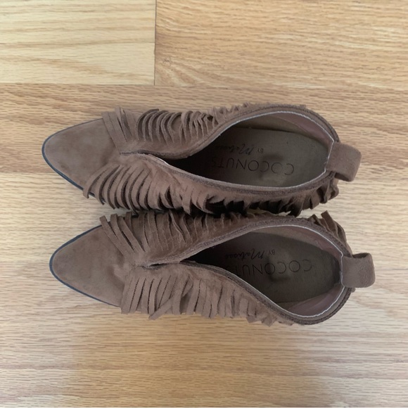 COCONUTS by Matisse Lambert Fringe Split Front Block Heel Booties Sz 6 - Picture 5 of 10